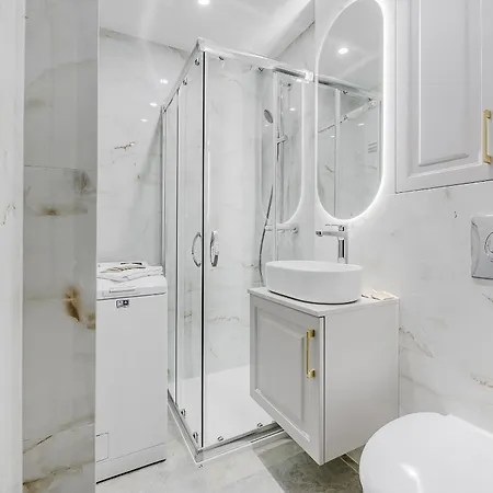 P&o Serviced Grzybowska 5 شقة